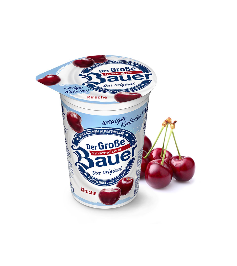 /assets/01_Milchprodukte/Joghurt-Trinkjoghurt/01-Der-Grosse-Bauer/Produktimage/Weniger-Kalorien/bauer-natur-joghurt-trinkjoghurt-kirsche-weniger-kalorien.jpg