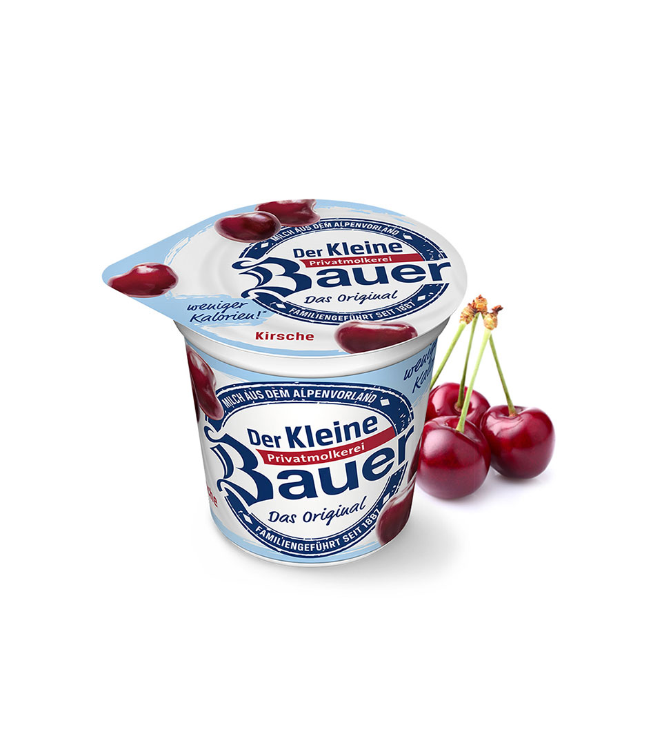 /assets/01_Milchprodukte/Joghurt-Trinkjoghurt/02-Der-Kleine-Bauer/Produktimage/150g/bauer-natur-joghurt-trinkjoghurt-kirsche-weniger-kalorien.jpg
